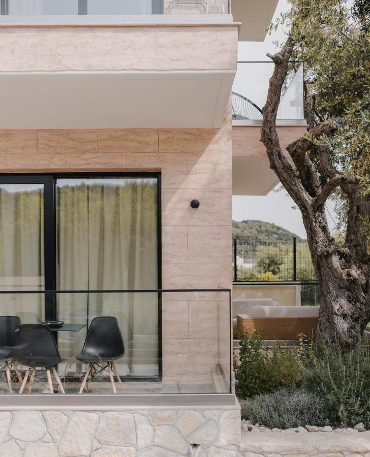 Vila Natali Himare Exterior photo