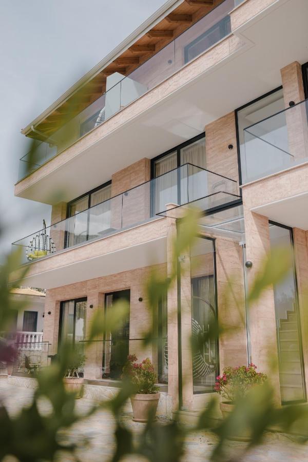 Vila Natali Himare Exterior photo