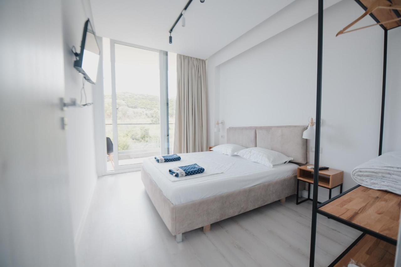 Vila Natali Himare Exterior photo