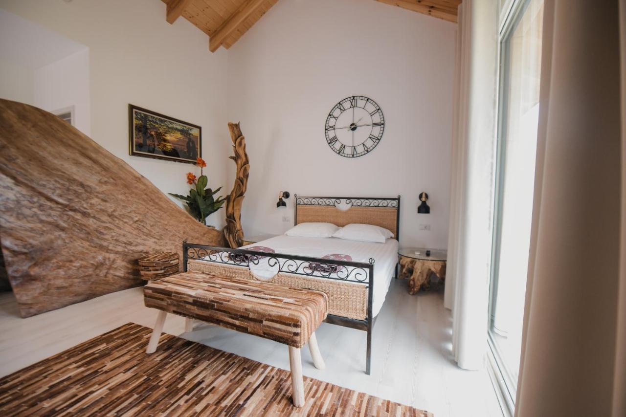 Vila Natali Himare Exterior photo